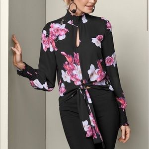 Venus Top size small